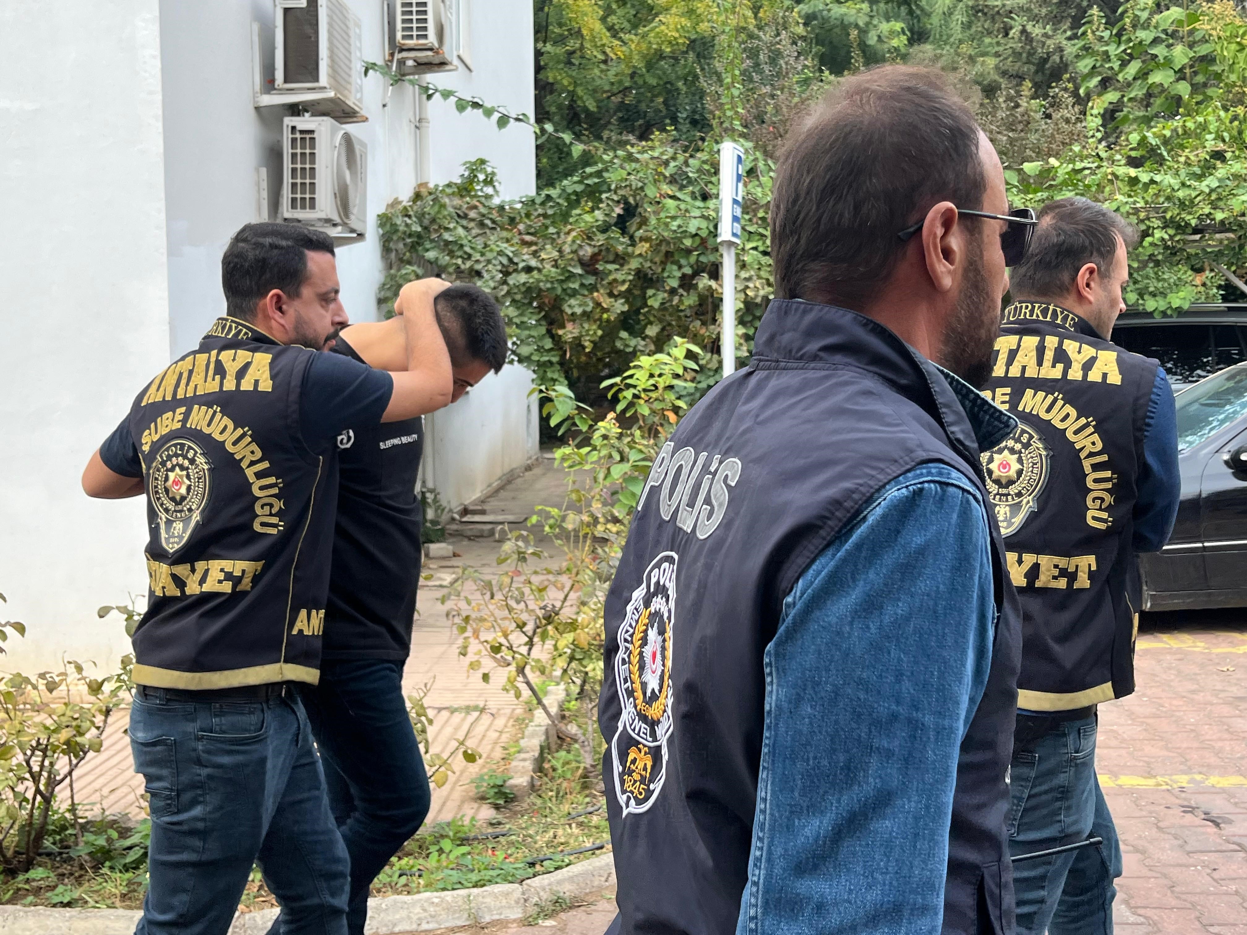 Husumetlileriniavtufegiylevurmuslarditutuklandilar