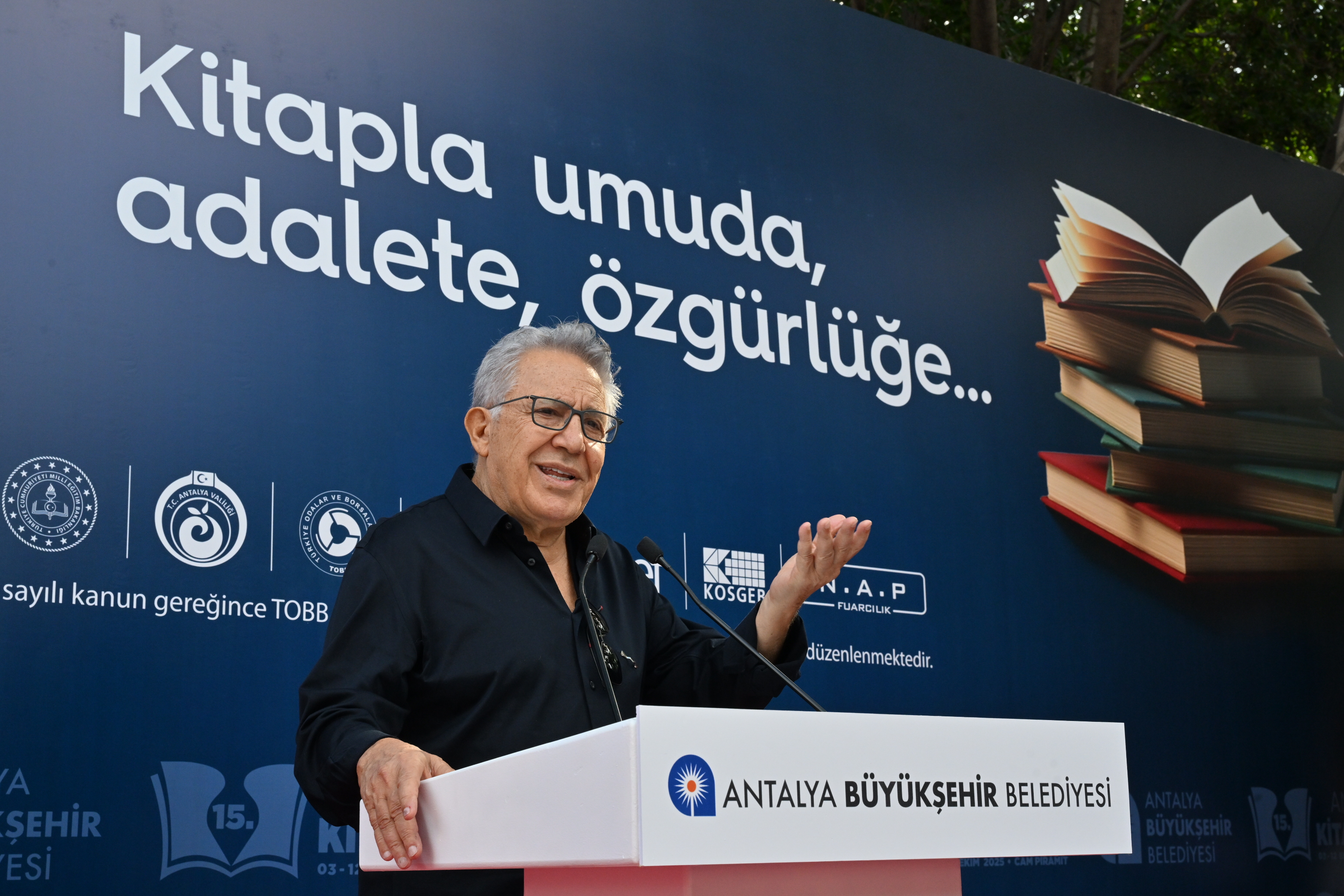 Kitapfuariantalyadabasladi