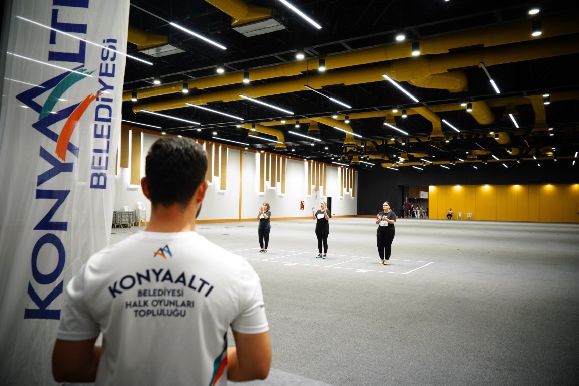 Konyaaltindahalkoyunlarisecmesi