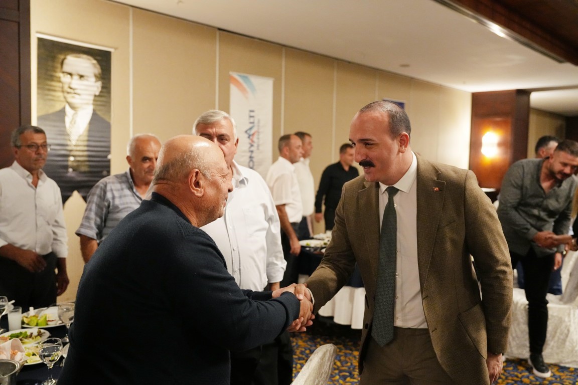 Konyaaltindamuhtarlargunukutlamasimihenktaslarisiniz