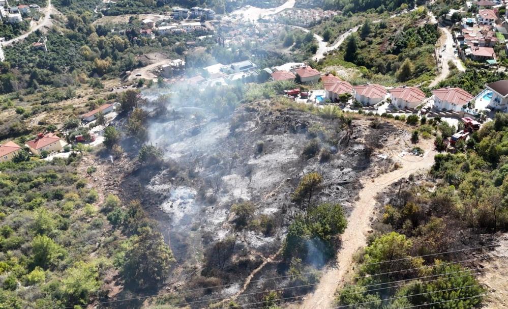 Lanyadakorkutanyangınyangınahavadankaradanmudahaleedildi