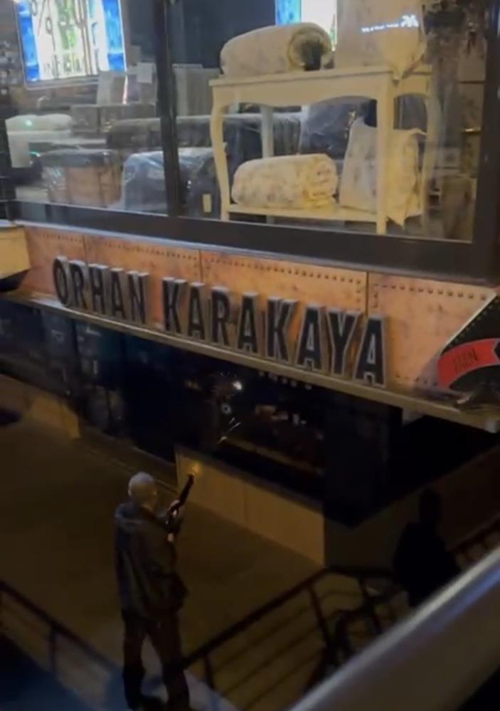 Pomalıtufeklesaldırdı