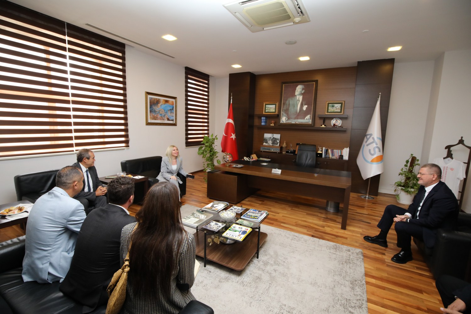 Rektorozkanatsotoplantisinakatildi