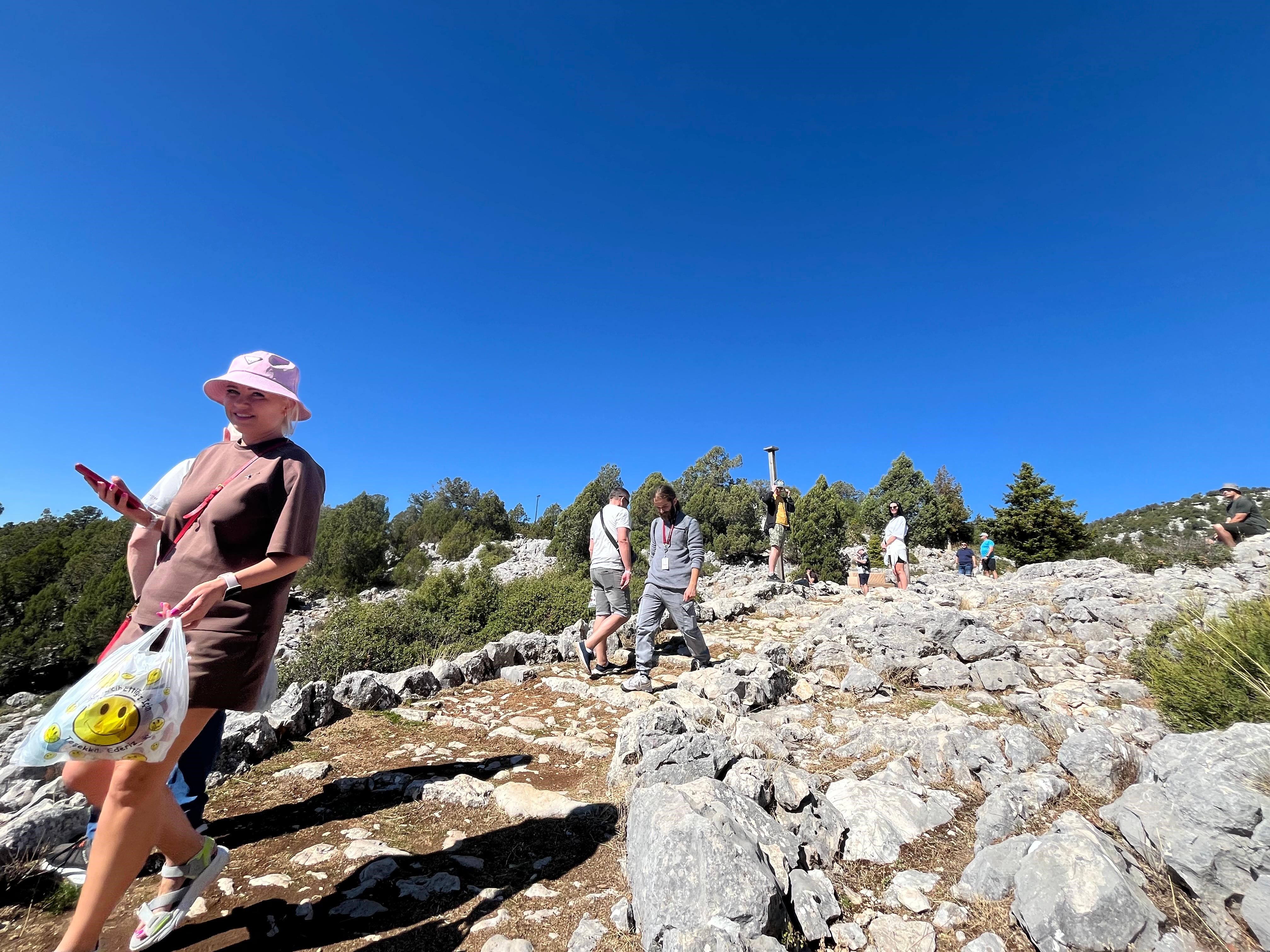 Sarihacilarkoyuturistlerinyenigozdesioldu