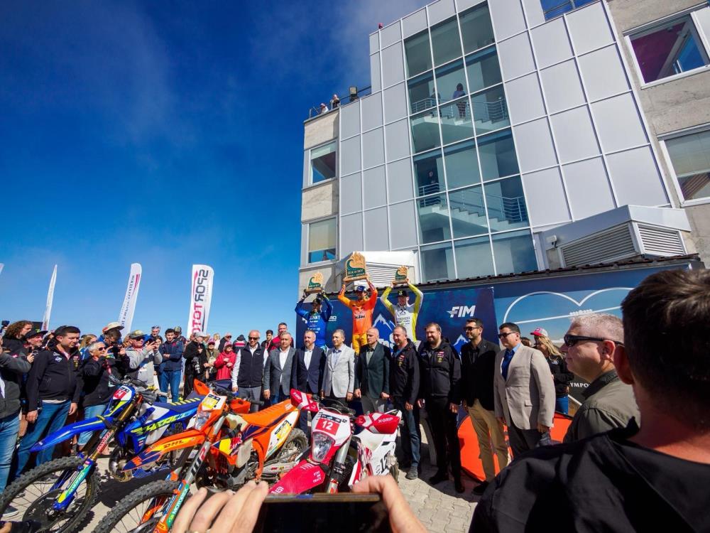 Seatoskydakazananalmanyarısmacımanuellettenbichleroldu