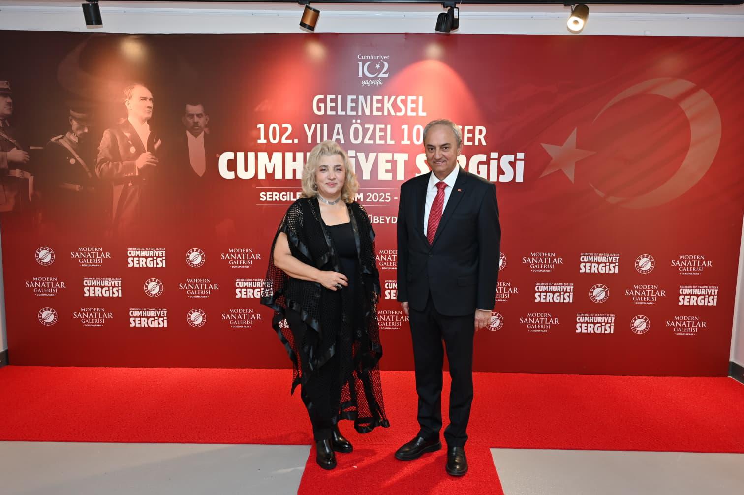 Sergisanatseverlerinbegenisinesunuldu