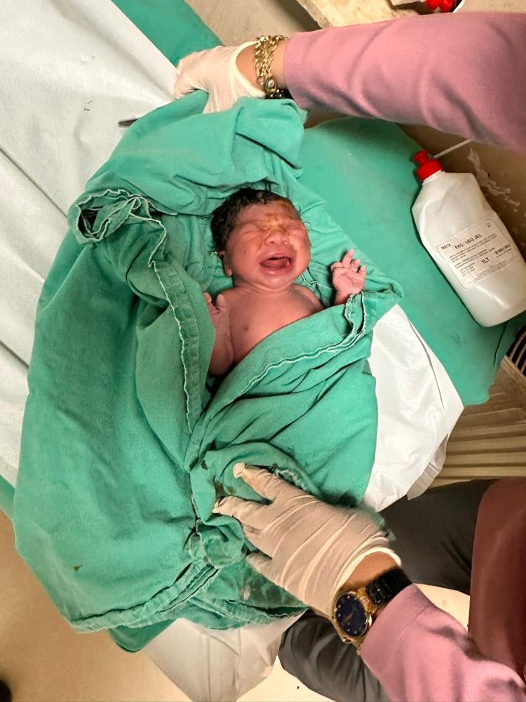 Taksidebebekdunyayageldi