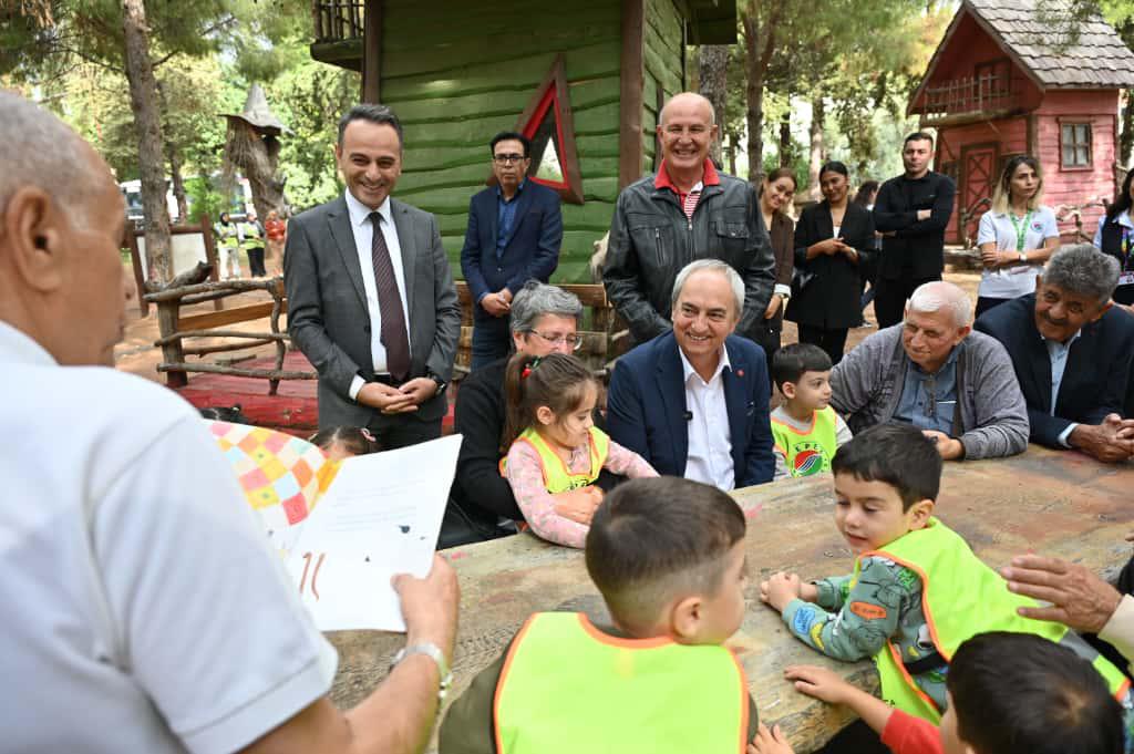 Yaslilarvegenclerbirarayageldi