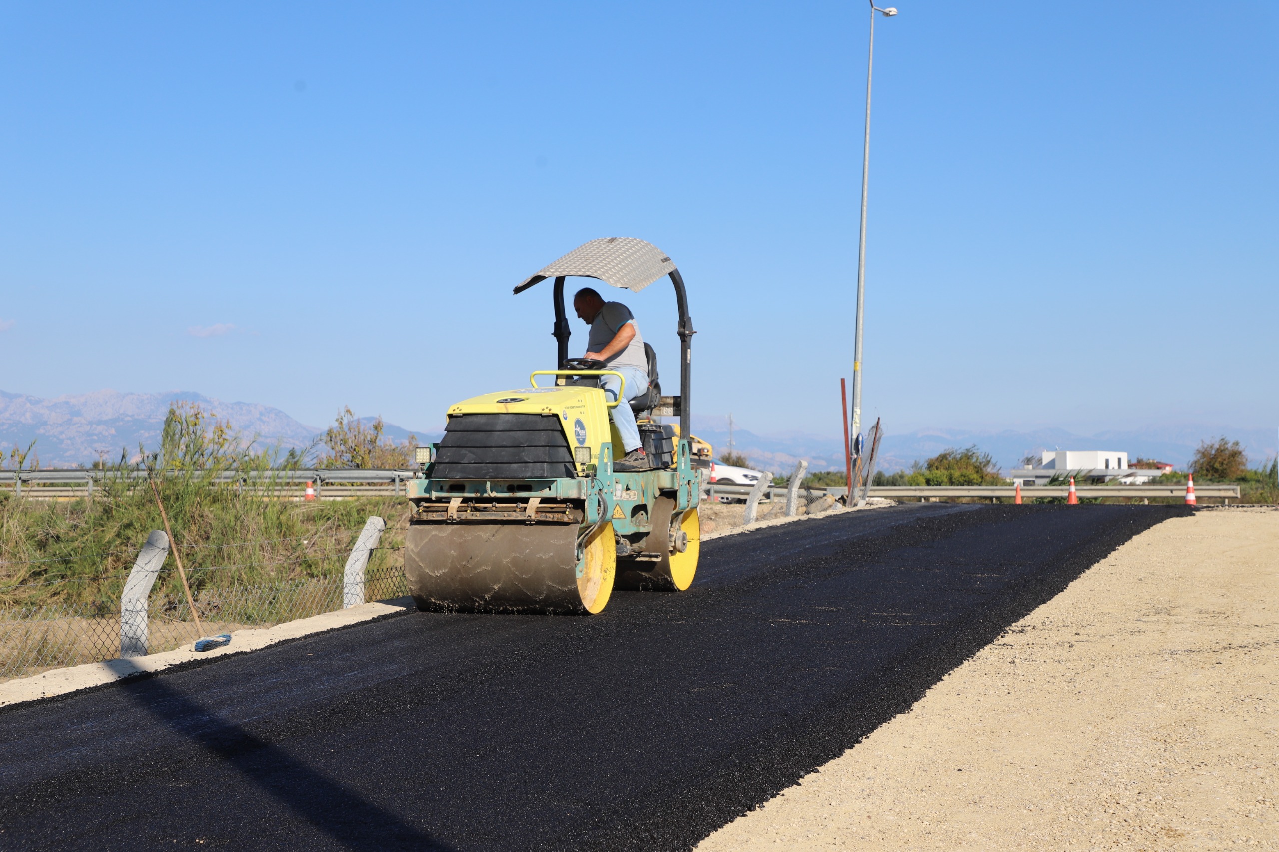 Aksudaekipleryoluyeniledi