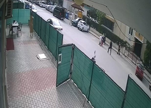 Alanyadabirciftsokakortasindakavgaetti