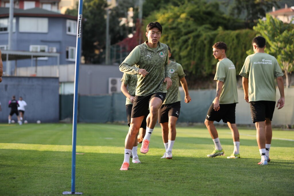 Alanyasportrabzonspormucadelesinehazirlaniyor