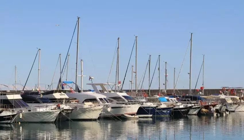 Antalyadabalıkcıbarınagıtartısması