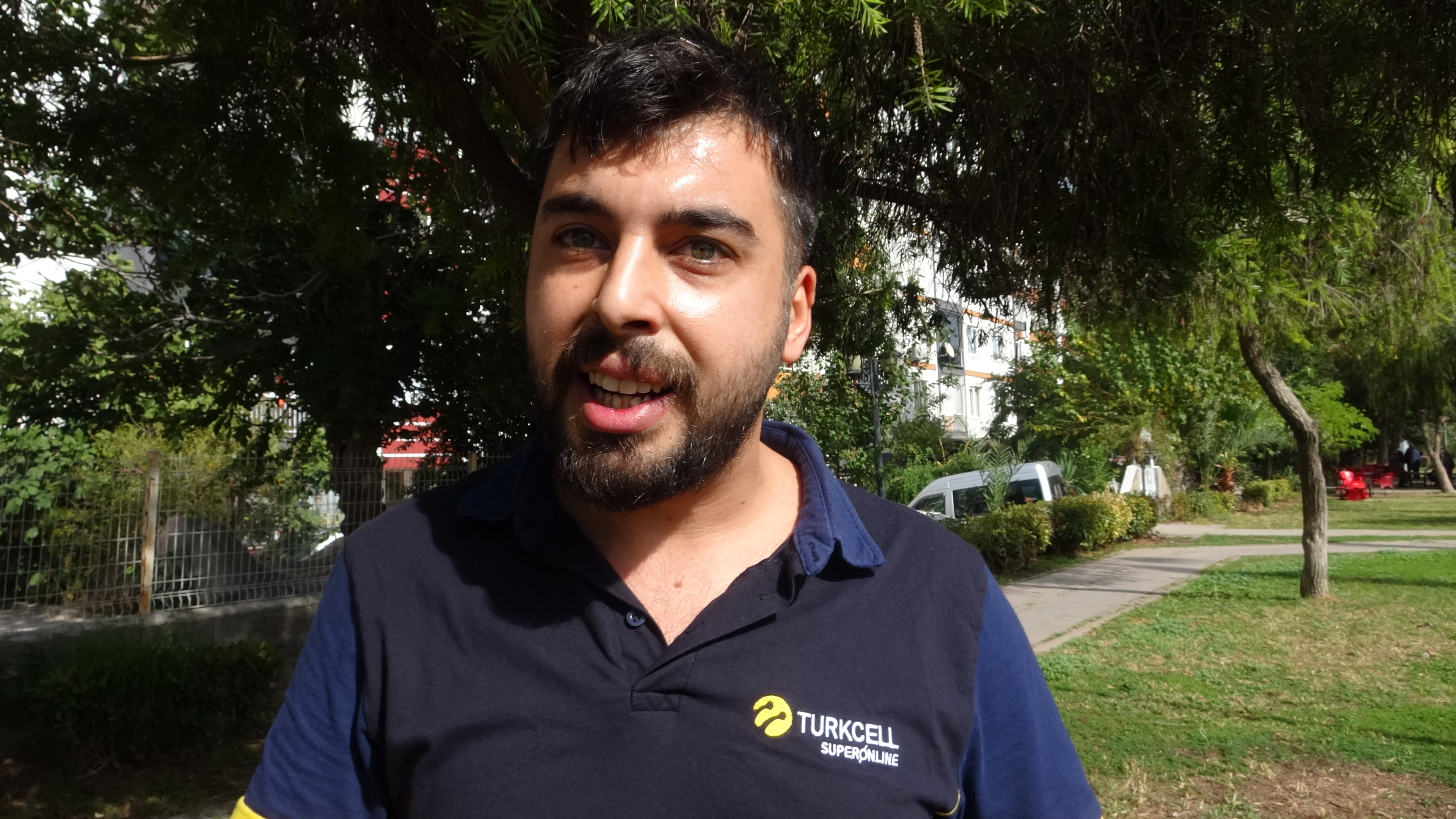 Antalyadabirsahisparktaalkolaldiyoldangecenadamibicakladi