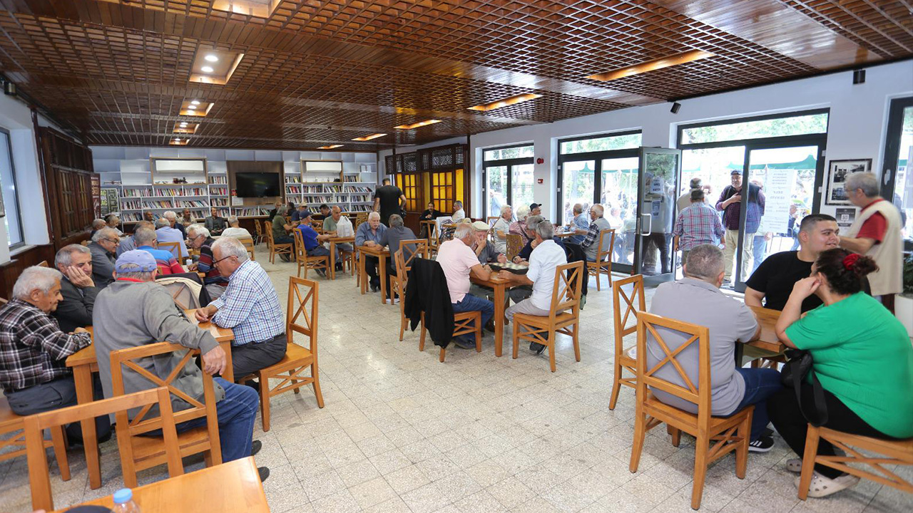 Antalyadaemeklilerhangiilcedeyasiyor