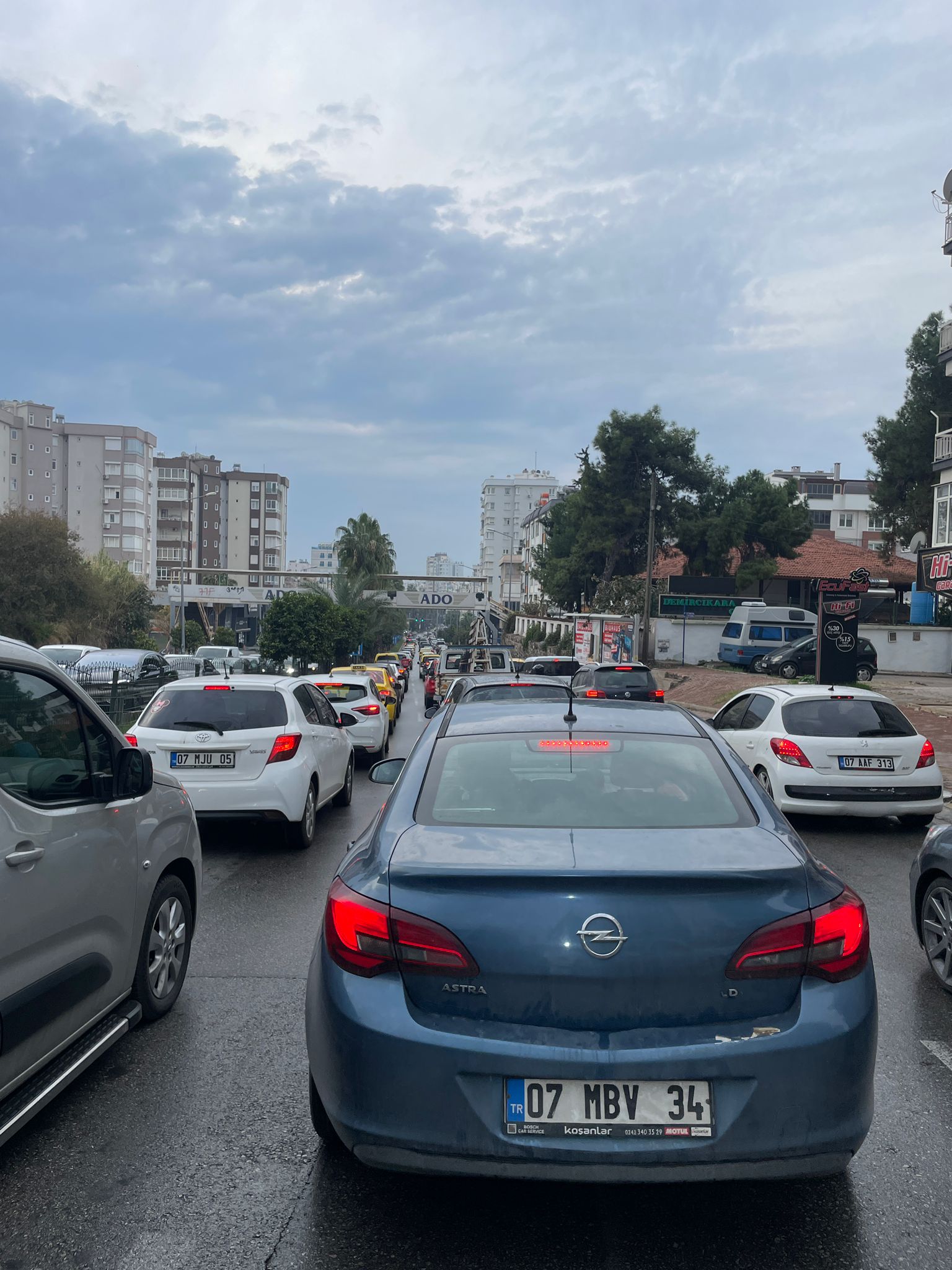 Antalyadahaftaninilkgunutrafikfelcoldu