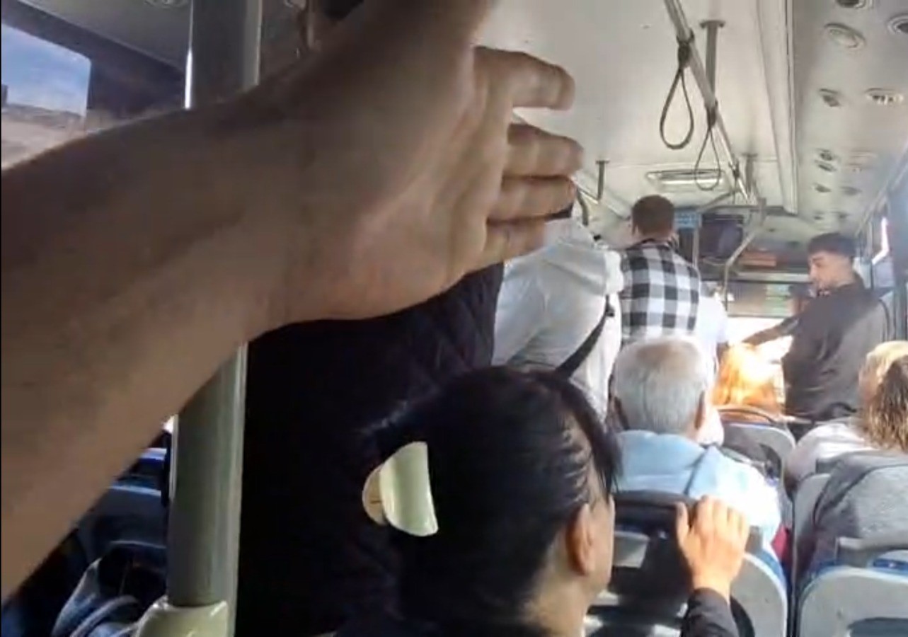 Belediyeotobusunealinmadiyolcularisyanetti