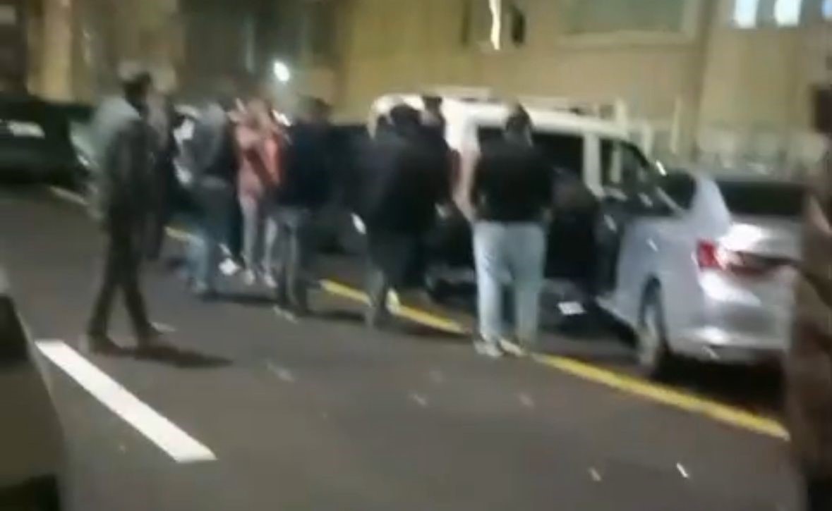 Boludakazayapanoglunasoylediklerisokeetticevredekilertepkigosterdi