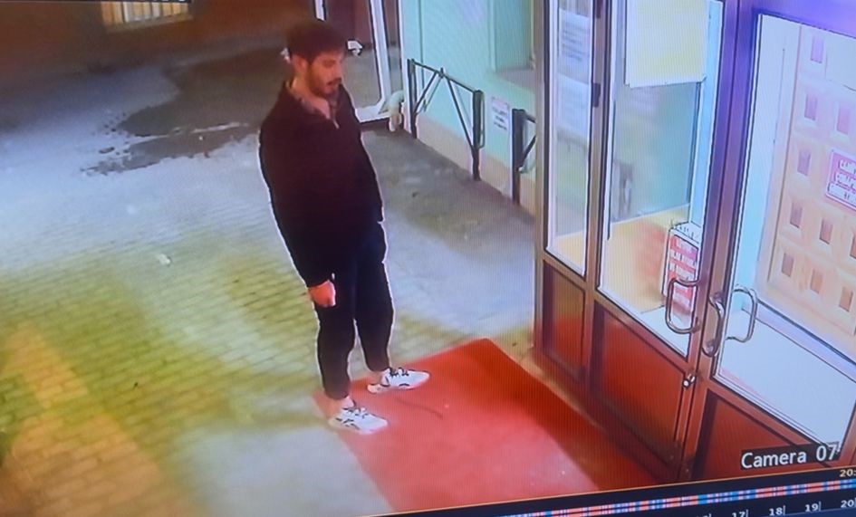 Camiikcaminiyumrukladi