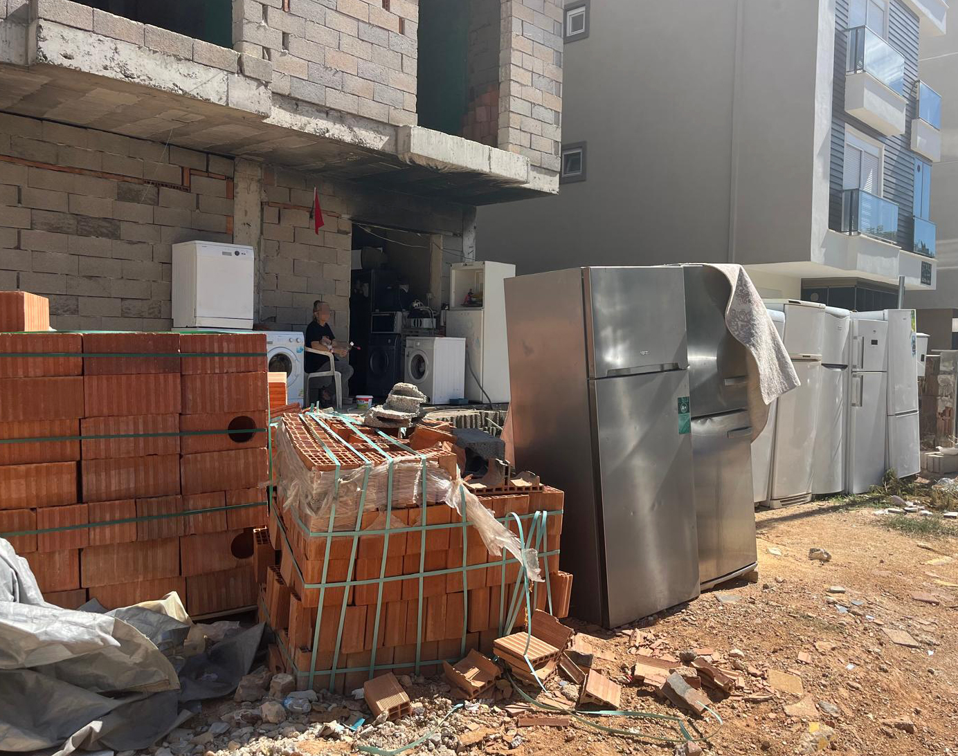 Elektriksizsusuzbinayayerlestiler