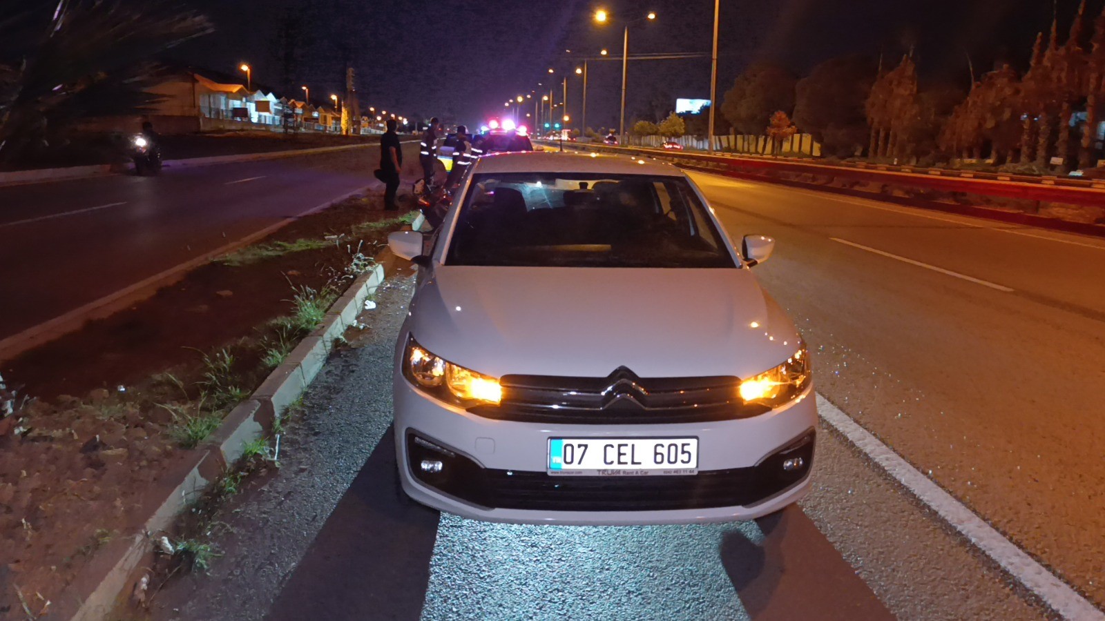 Emniyetseridindekiaracacarpipyaralandi