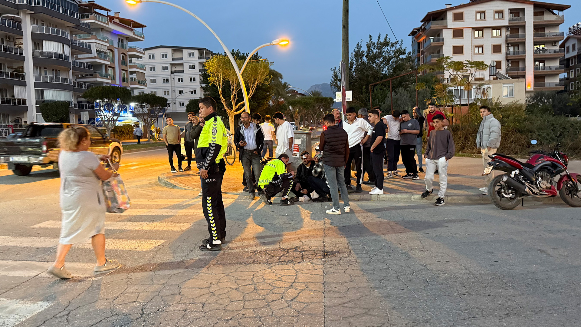 Gazipasadaotomobillemotosikletcarpisti-1