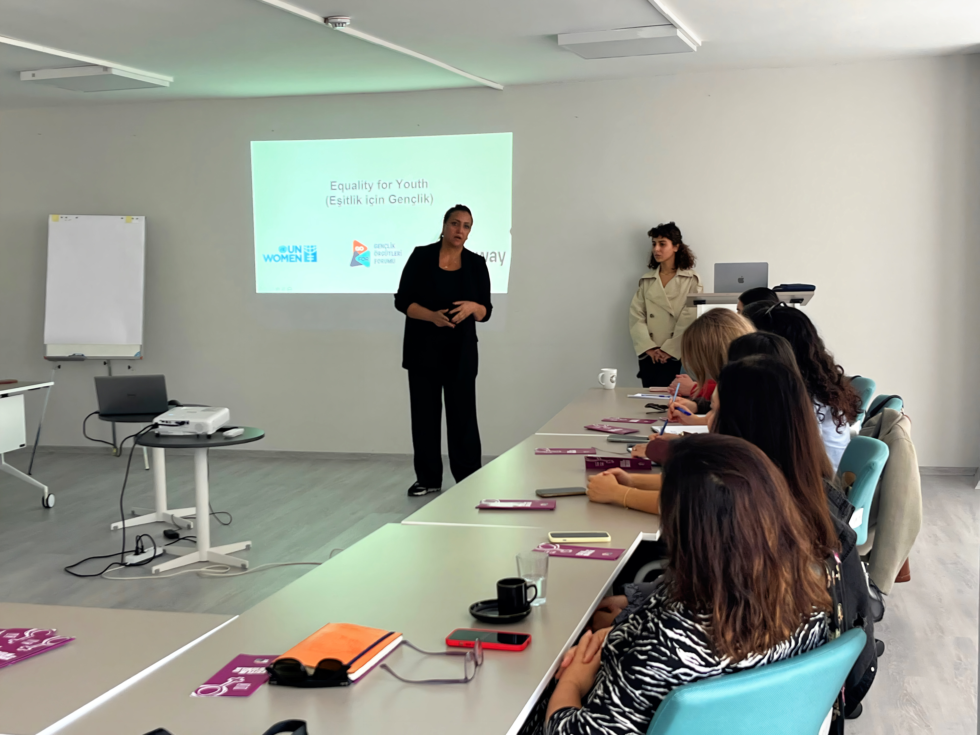 Kadinlarinpenceresindenxozumyolu