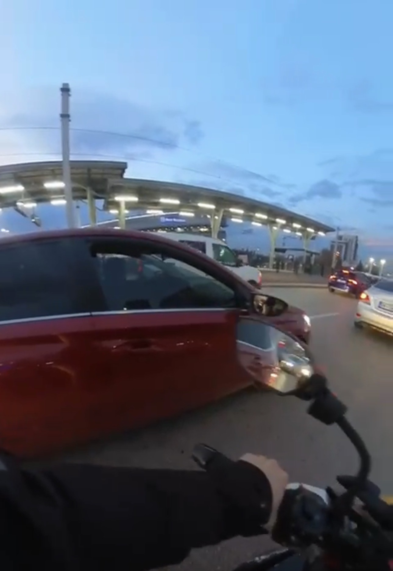 Kadinsuruculerbirbirinegirdi