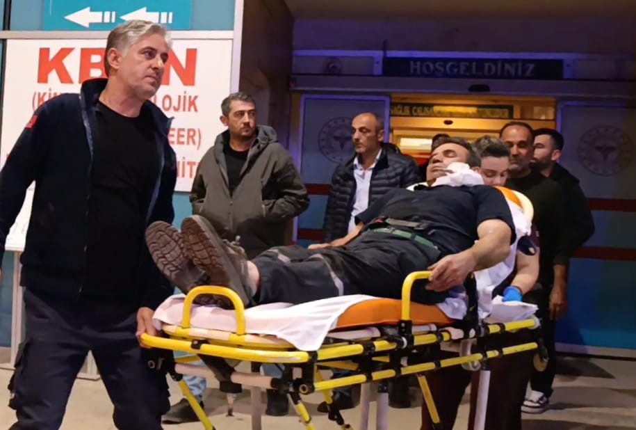 Kayseridefecikazakomurindirenadamınyuzunedemirsaplandı