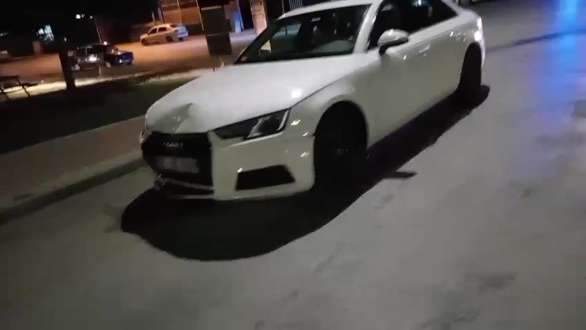 Kazayasebepolduaracınıolayyerindebırakıpkactı