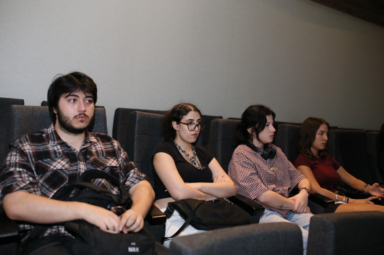 Kepezdesanatvecumhuriyetbirarada102Eserlikanlamlisergi Kopya