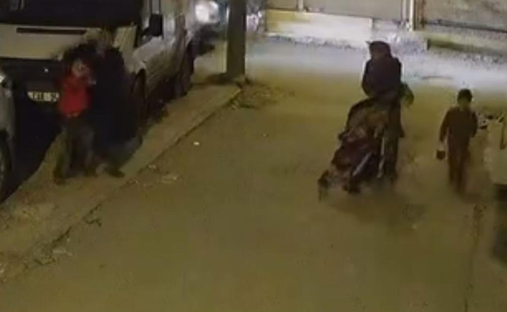 Kolundantuttuğucocugaacimadioncevurdusonrafirlatti