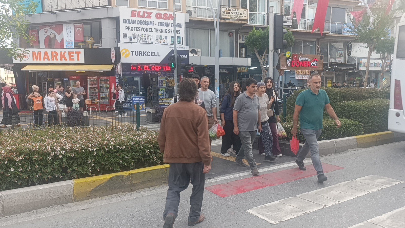 Manavgattabirsahisbisikletiylebirinecarpipkacti