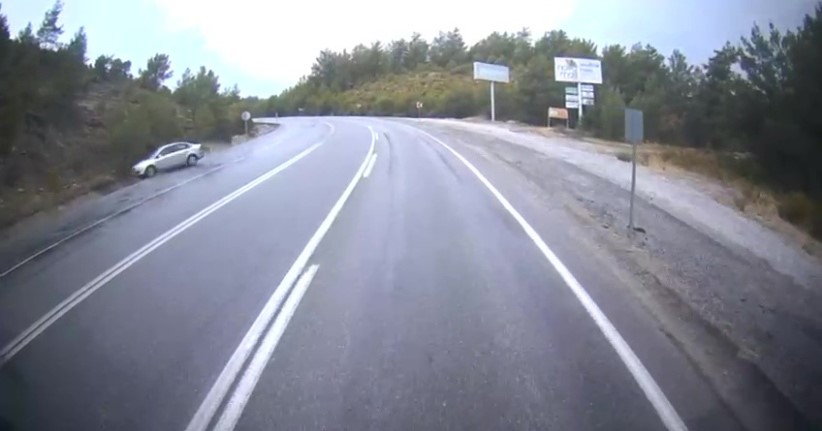 Manavgattayagmurdandolayıkayganlasanyoldaaractaklaattı