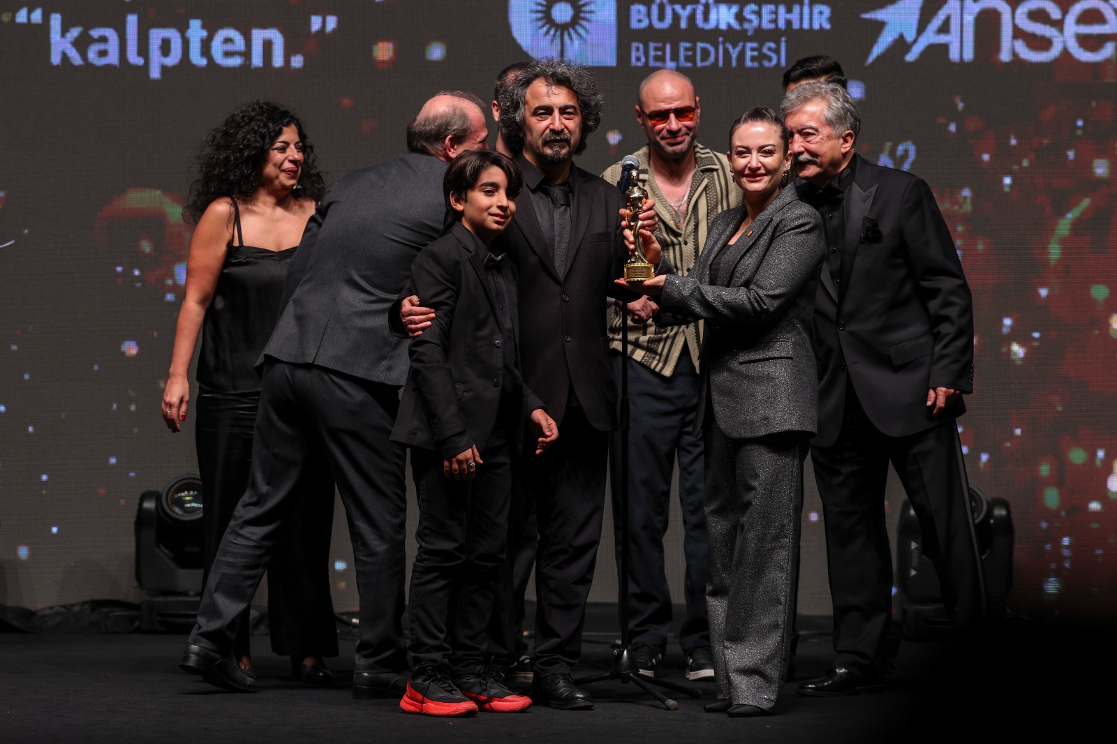 Odullersanatcilaraverildi