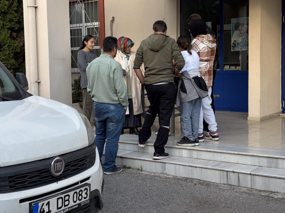 Okulubahaneederekkafadinlemeyegidencocuklar