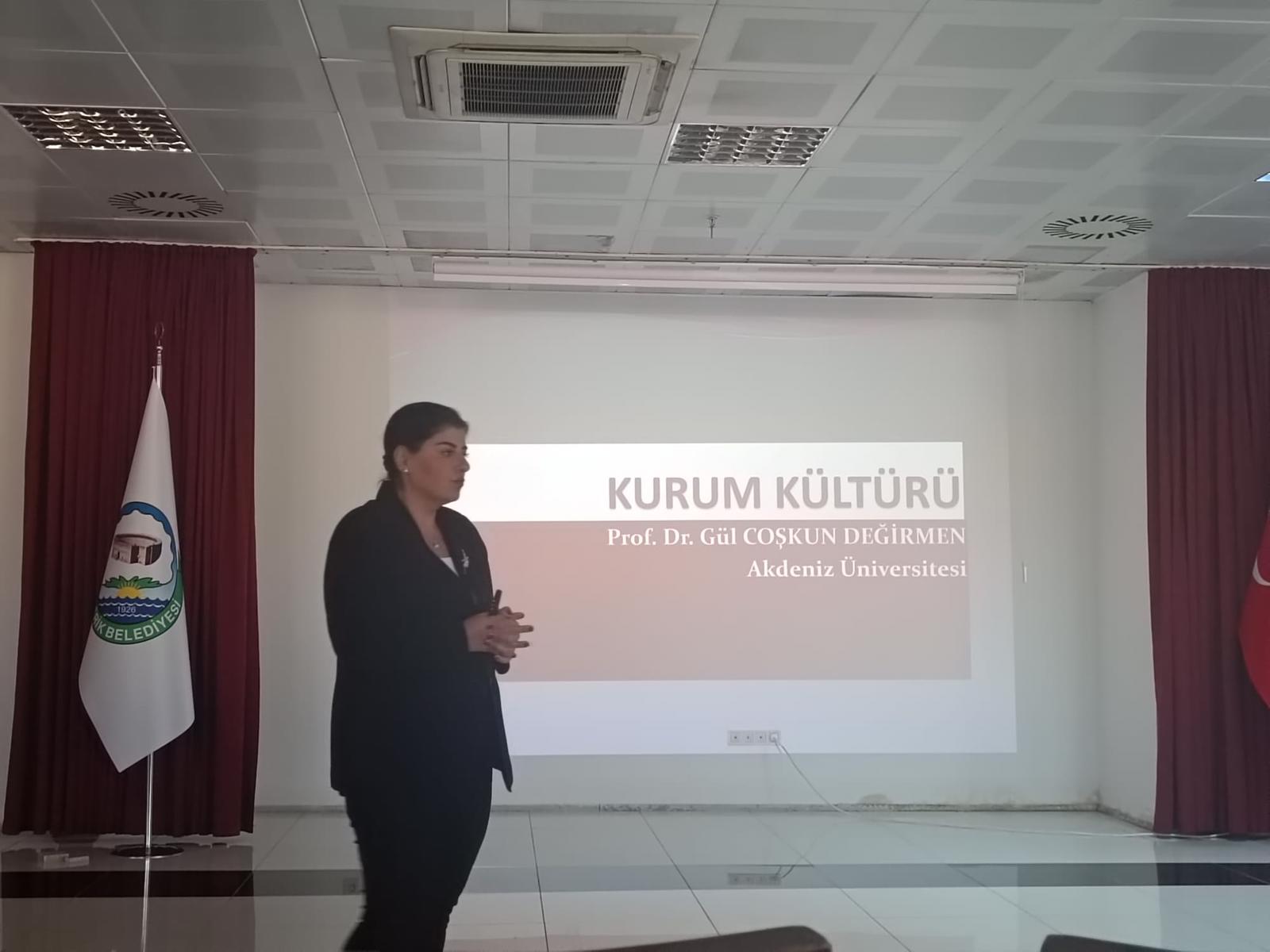 Personelehizmeticiegitimlerverildi