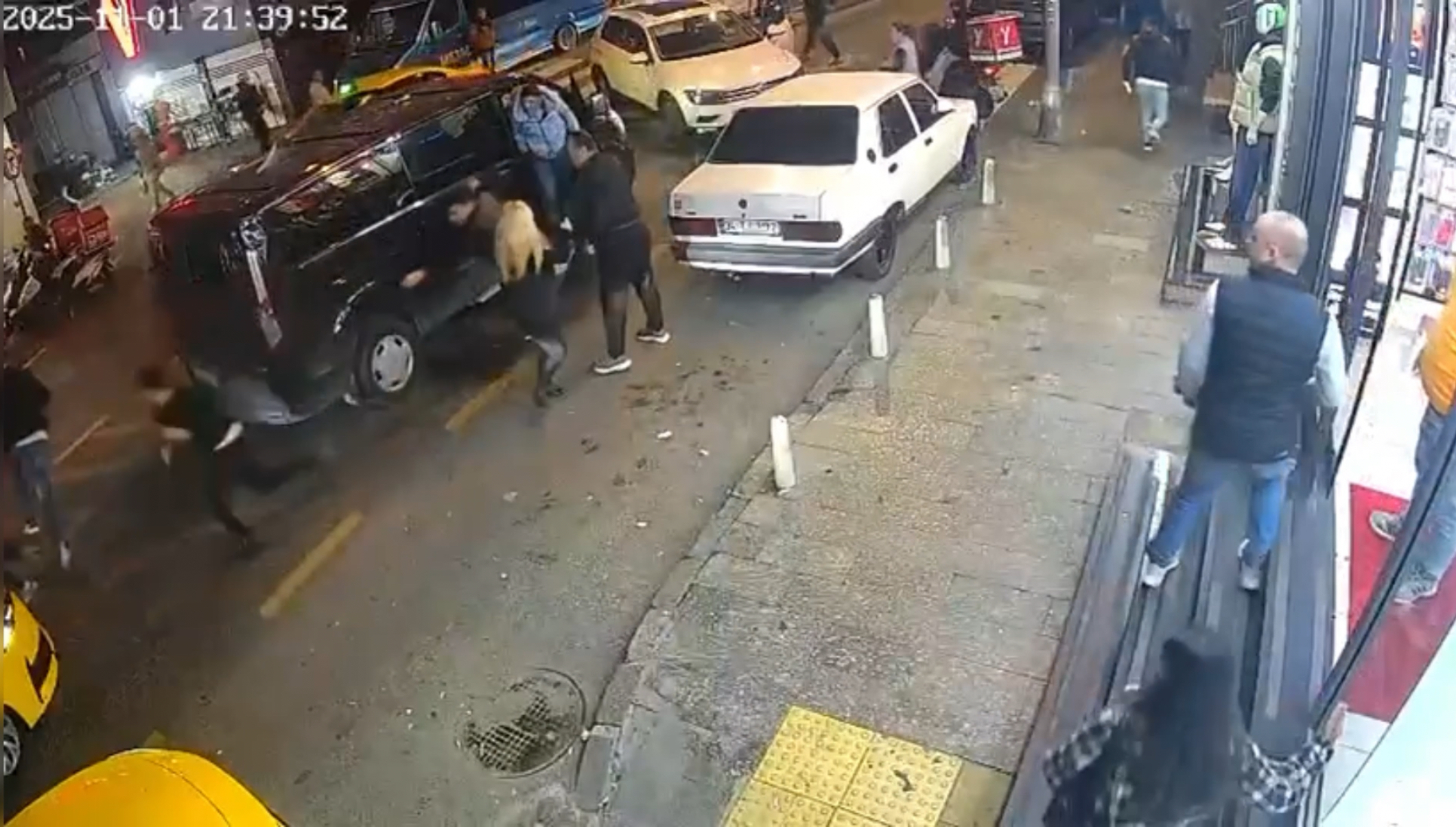 Sosyalmedyafenomeniagiryaralandi