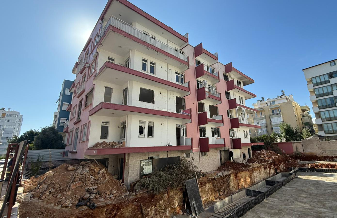 Terkedilmisbinadacansizbeden