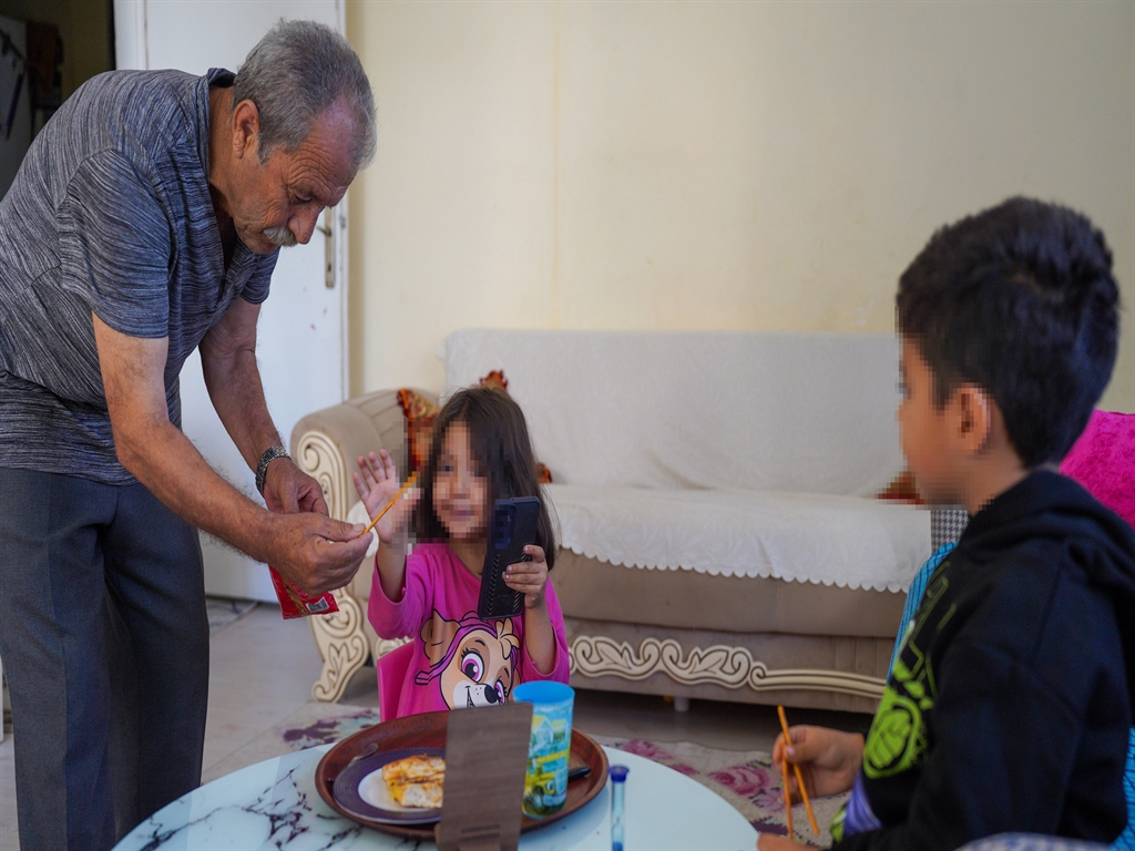 Torunlariylayasammucadelesiverendedeyeyardimeliuzandi