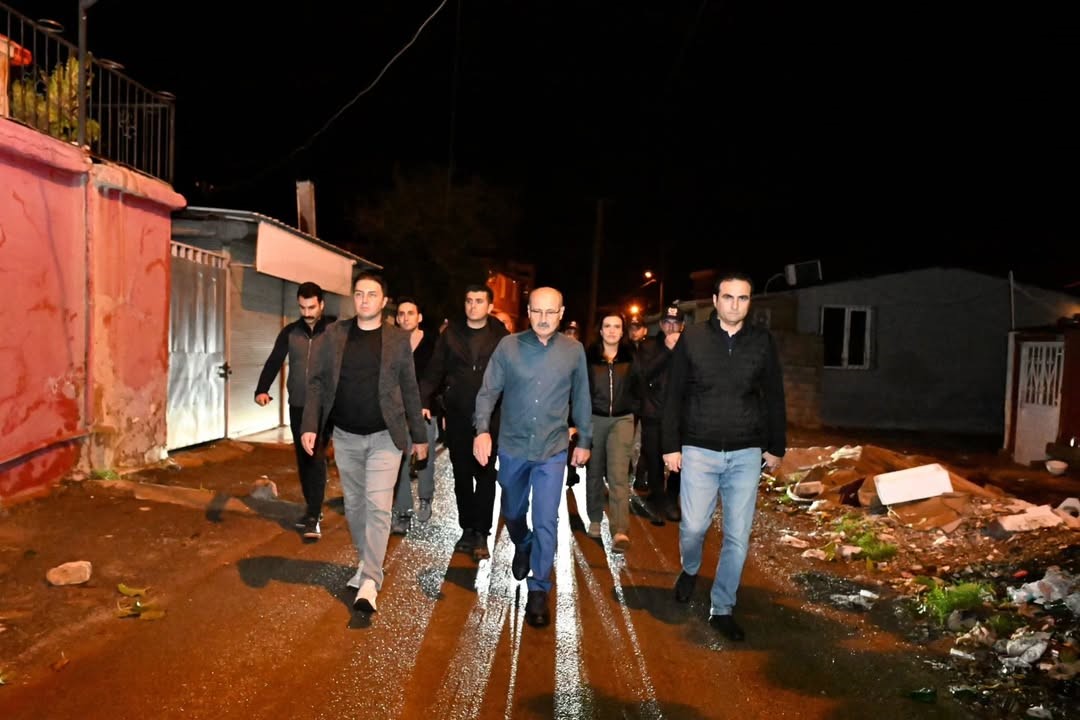 Zeytinkoyeyasaklimaddealmayagiderkenilemniyetmuduruneyakalandilar