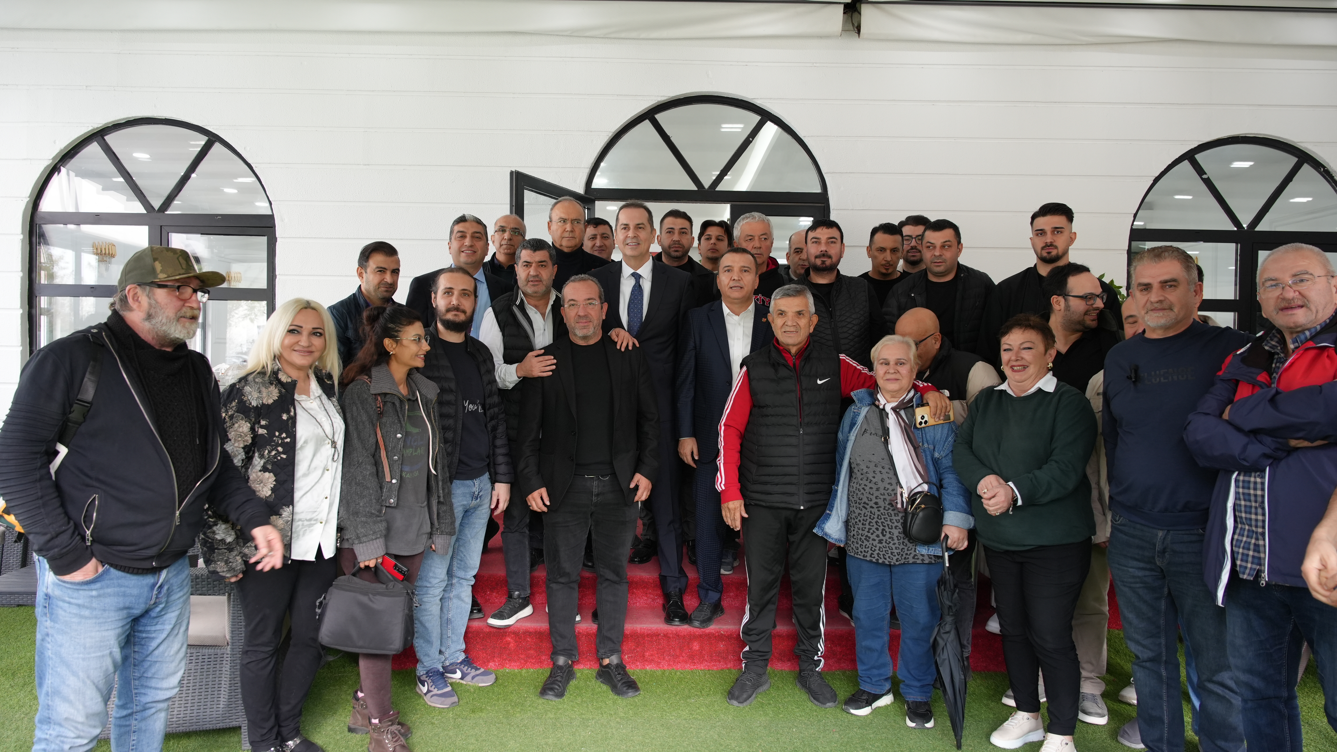 Agcdebasinsohbetlerinerizapercinkatildi