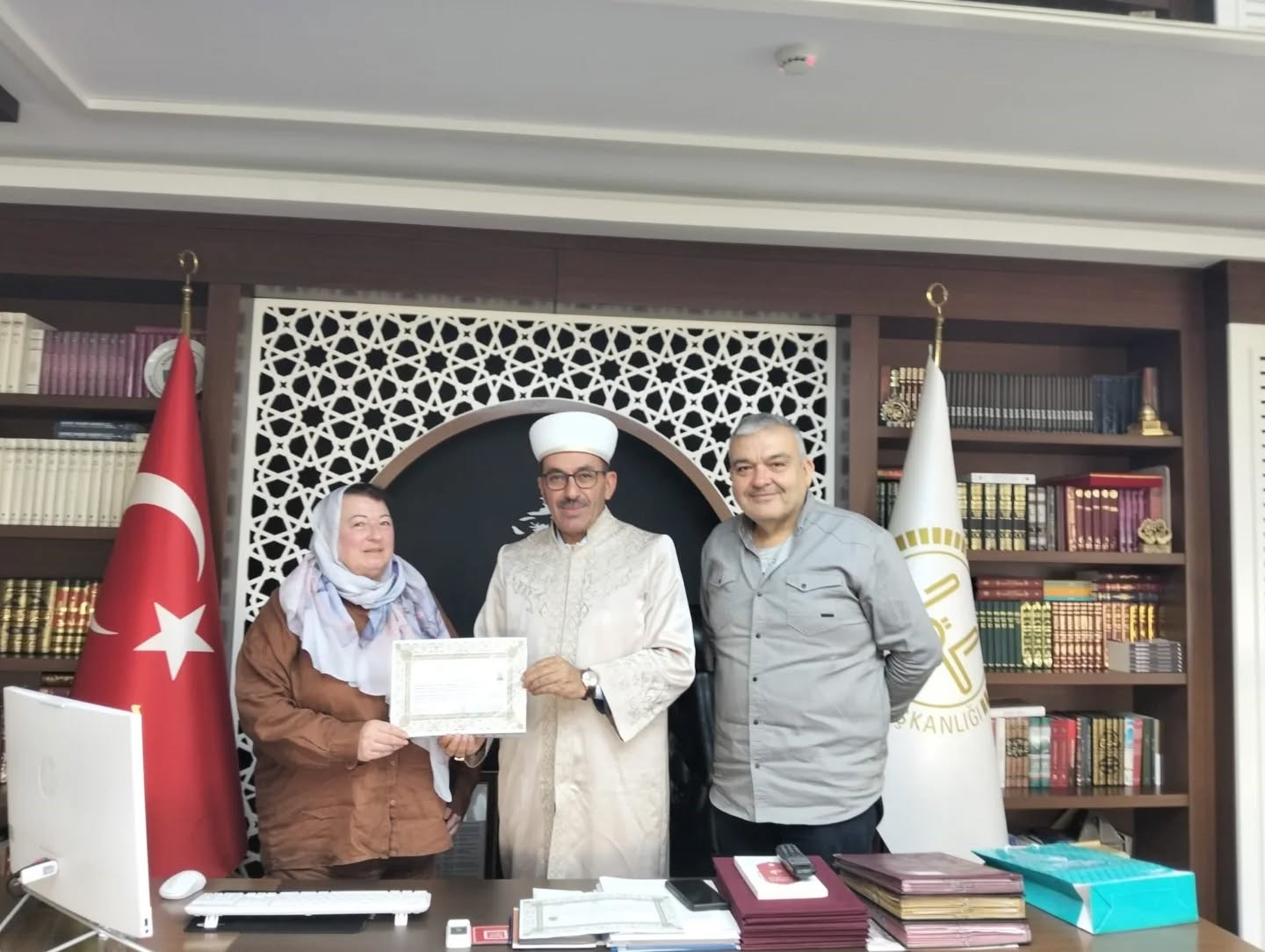 Alanyadacesitliulkelerden20Kisiislamiyetisecti