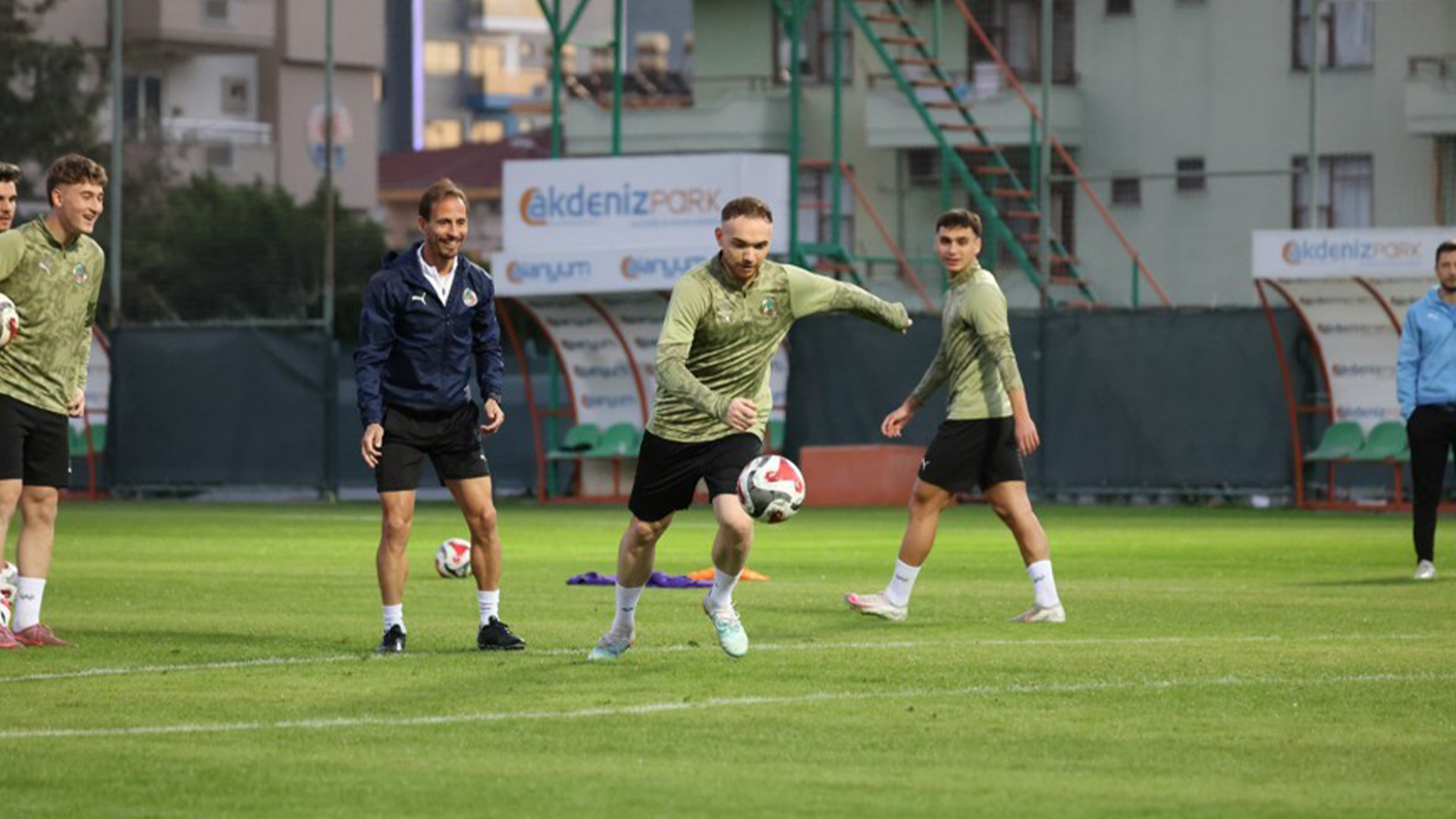 Alanyasporfatihkaragumrukmacinahazir