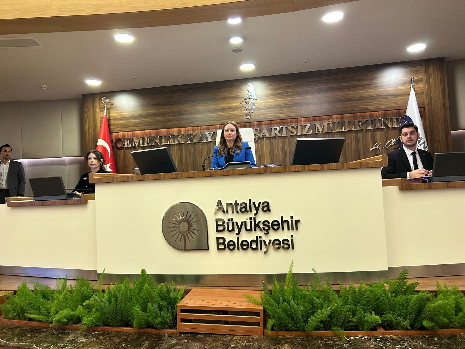 Antalyabuyuksehirdekoltukdevri