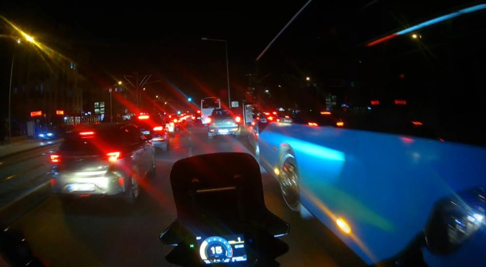 Antalyadamotosikletciambulansayolactıoanlarsosyalmedyadaviraloldu-1