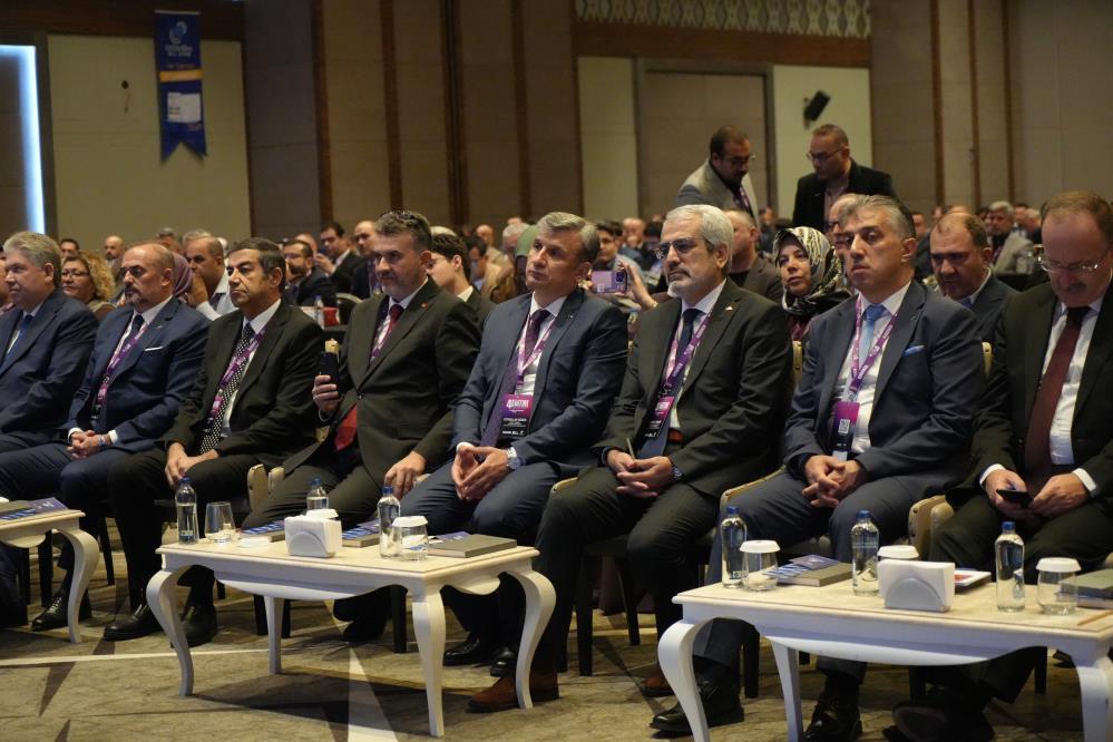 Antalyadaozelogretimingelecegikonusuldu