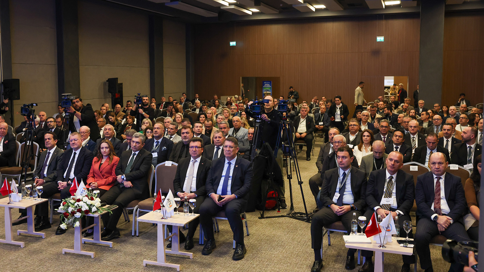 Atsoaramakonferansiantalyaningeleceginisekillendiriyor