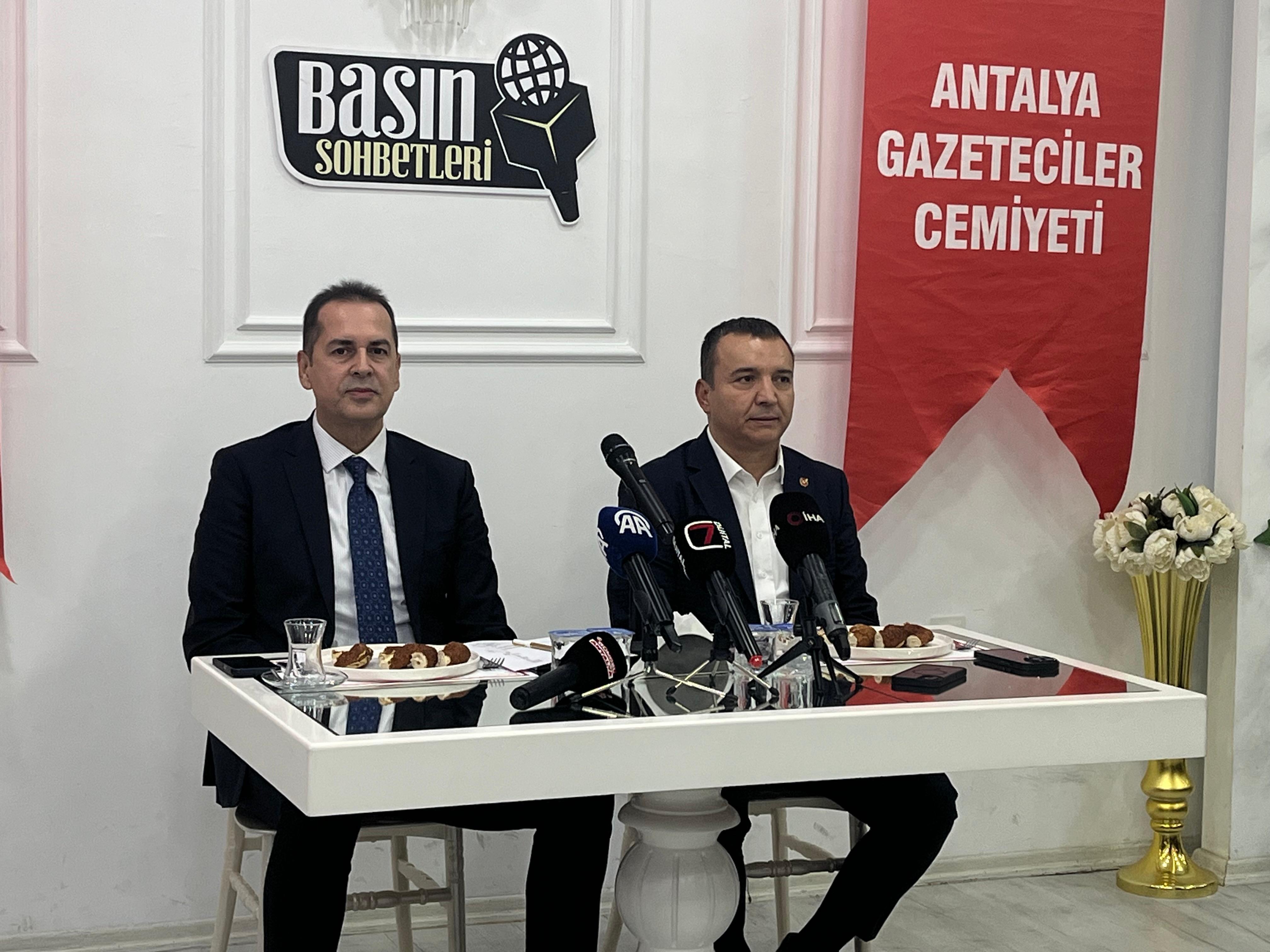 Baskanrızapercinbasınmensuplarınınsorularınıyanıtladıantalyasporhakkındakritikacıklamalar