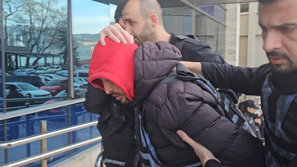 Bicaklasaldirarakcanaldi