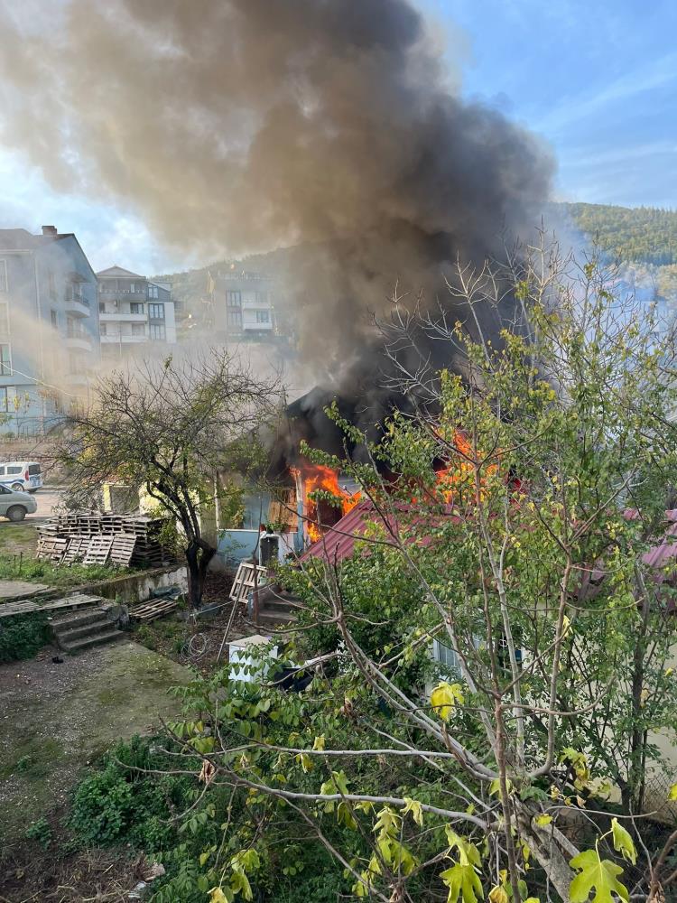 Cakmakgazifaciasihemkendinihemeviyakti